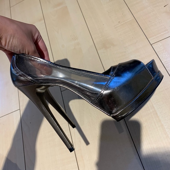 Shoes - Picture 2 of 4